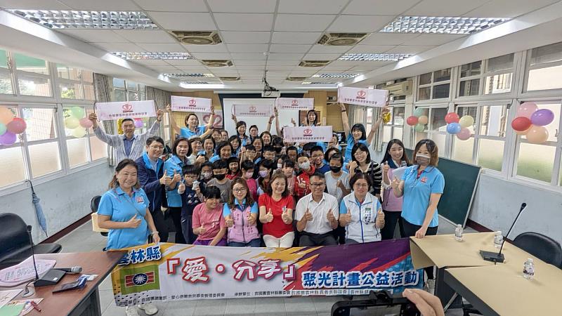 團體大合照（真善美×鎮南國小）。