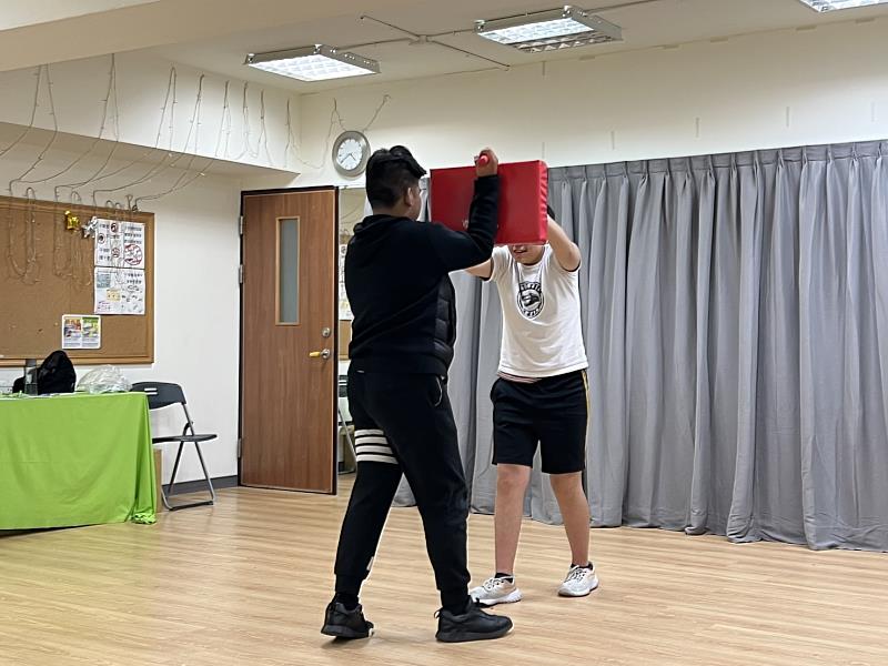 短刀防衛訓練。