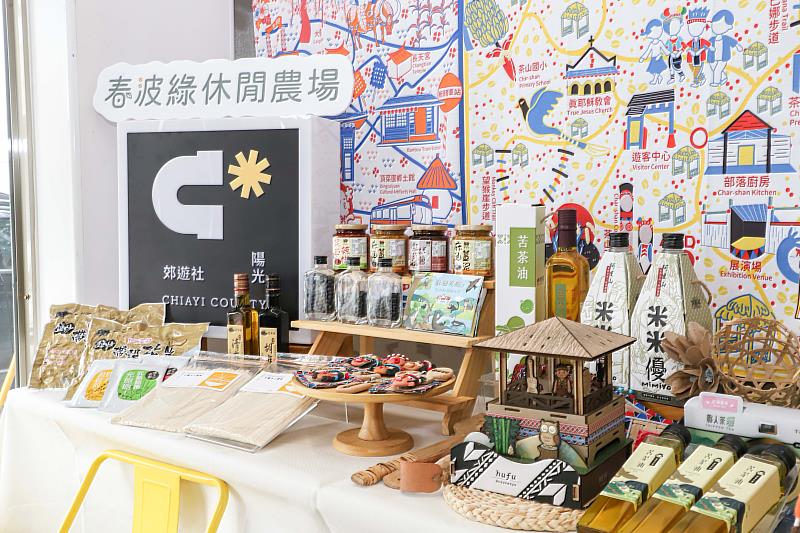 翁章梁與學童共讀繪本 邀民眾走入嘉義縣休閒農業區