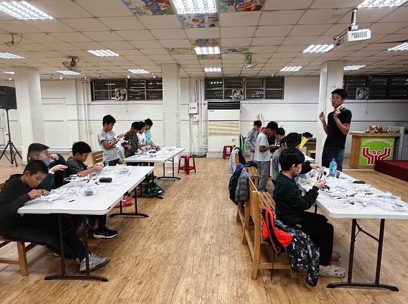 科技與運動的完美結合！115年暑期夏令營「無人機x飛行足球大冒險」假屏東忠孝國小熱血登場