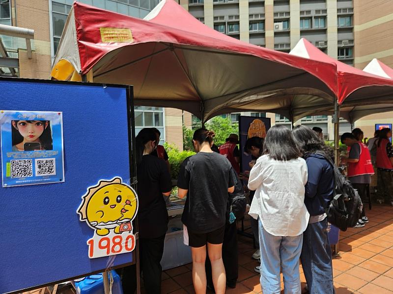 台北張老師「笑吧！校巴」走進東吳大學 守護校園心理健康