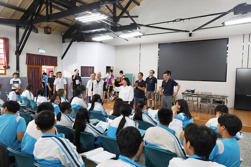 黃敏惠市長巡視嘉義高中考場