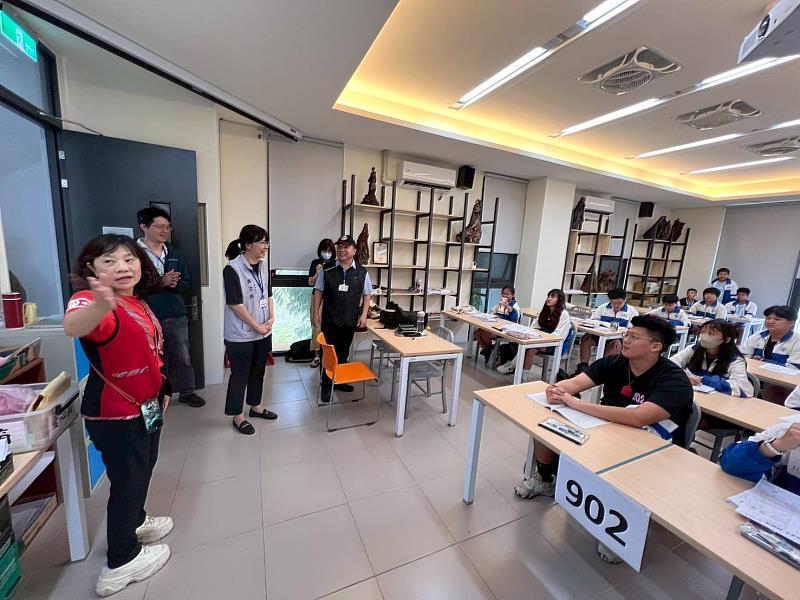 台東教育會考首日順利完成 考場秩序良好 缺考率僅0.6%