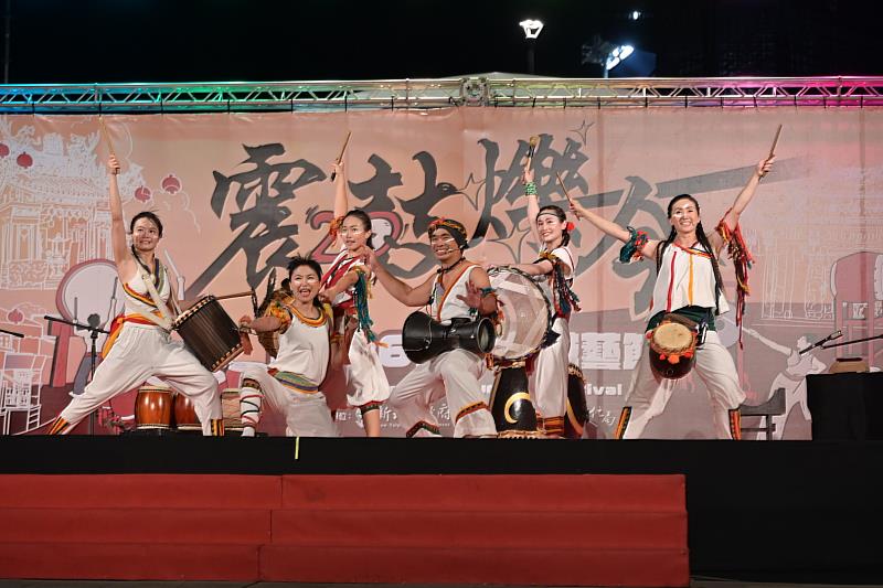 「身聲擊樂團」演出。