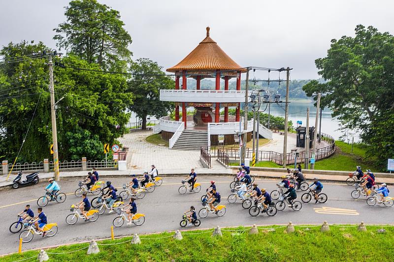 來嘉BIKE訪活動邀請民眾騎乘遊蘭潭。