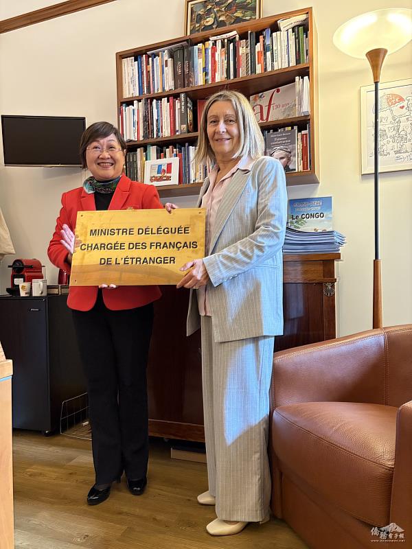 僑務委員會委員長徐佳青拜會法國前僑務權理部長Hélène Conway-Mouret參議員。
