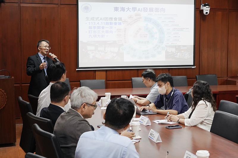 東海圖資長楊朝棟指出，引進可自主「管理、稽核」的Domain Twin治理平台，讓AI從「問答機器人」升級為具執行力的「數位員工」將成未來趨勢。