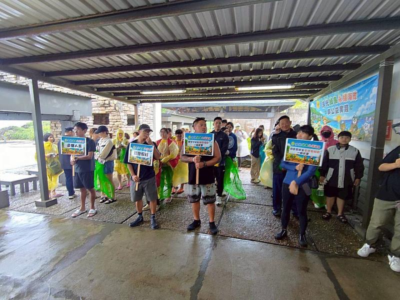 公私協力守護綠島！淨灘清出210公斤海廢
