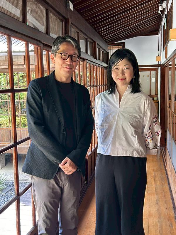 栖來光老師與時藝多媒體餐旅長王琦玉。兩人皆與日本淵源深厚，一位定居台灣二十載，一位往返日本的頻率或許更勝老師本人。