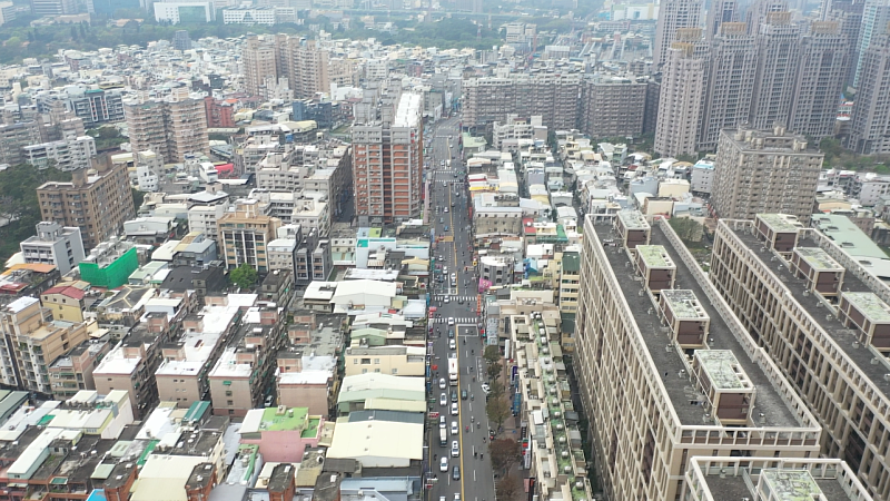 光復路車流量大。