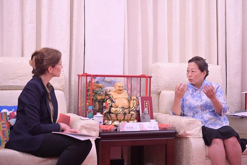 Canadian Executive Director Marie-Louise Hannan Visits Hualien County Mayor Hsu