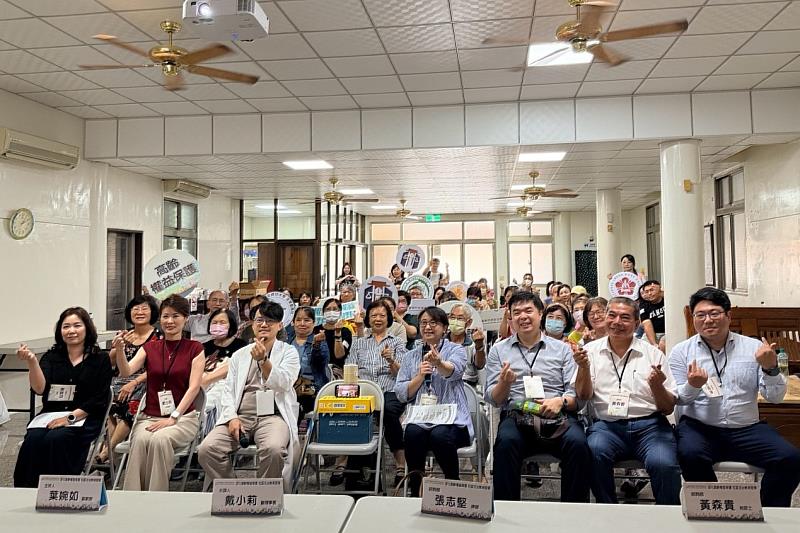 成大法律系深化高齡權益保護 2026社區法治教育首場討論熱烈