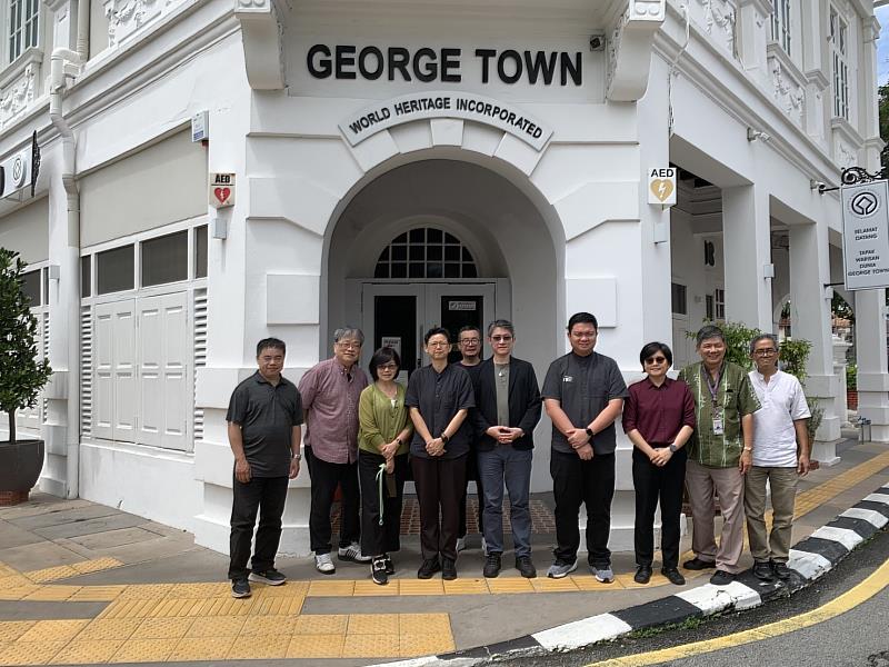 中國科大USR計畫主持人群與拜訪喬治市世界遺產機構。（照片/校方提供）