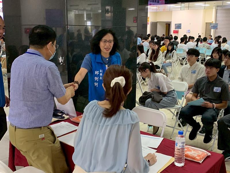 苗栗縣府暑期工讀面試登場 吸引453位大專青年報名爭取實習機會