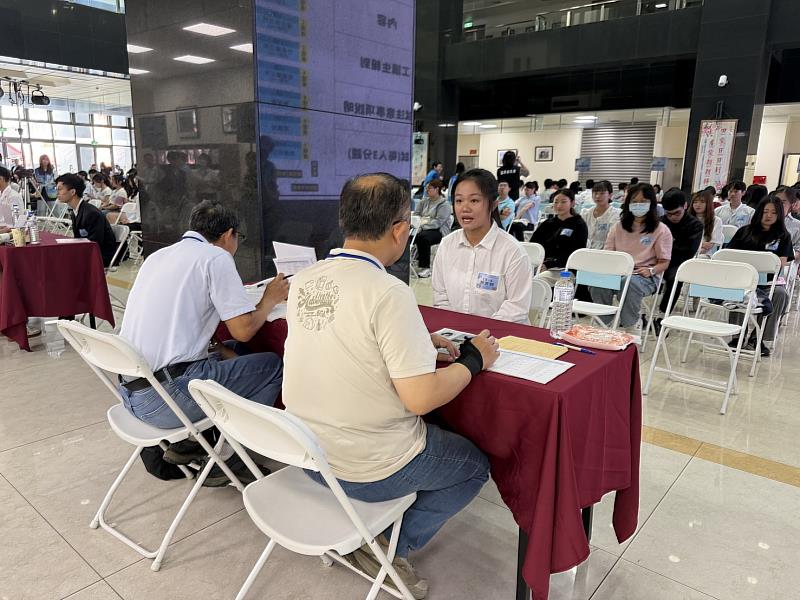 苗栗縣府暑期工讀面試登場 吸引453位大專青年報名爭取實習機會
