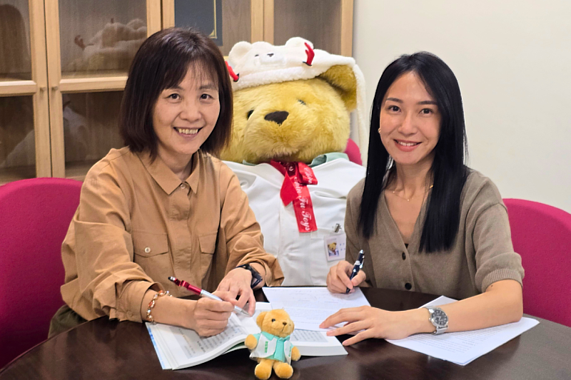 Professor Li-Yin Chien (left) and her research team found that children conceived through IVF may face a higher risk of congenital heart disease than those conceived naturally.