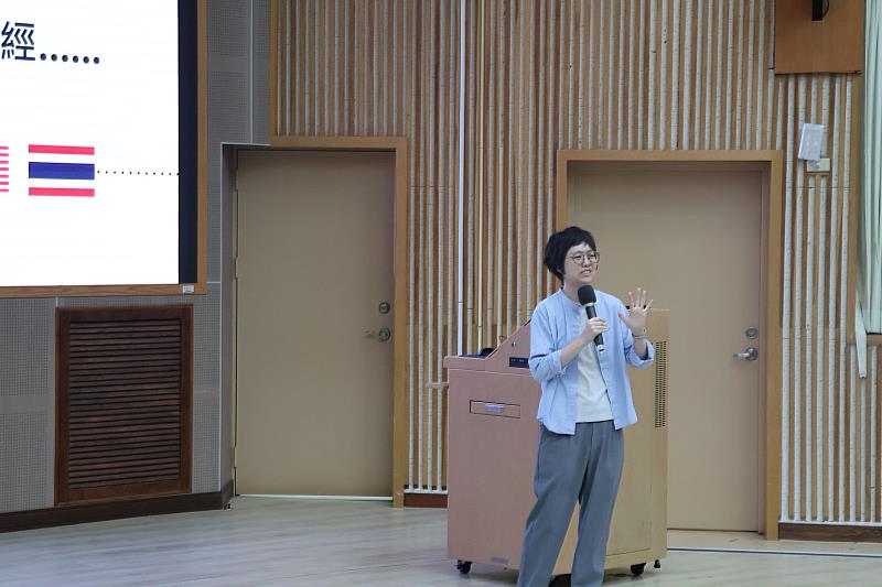 南大通識教育中心邀請Google教育經理戴廷芳蒞校分享，鼓勵同學把握國際交流與自主探索機會，拓展跨域學習視野。