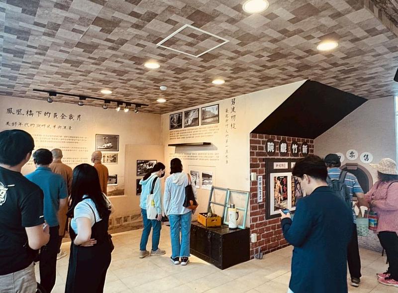 新竹市青草湖復刻活動結合復刻展、懷舊市集、童玩體驗及舞台演出等多元內容，首週吸引萬人來訪。