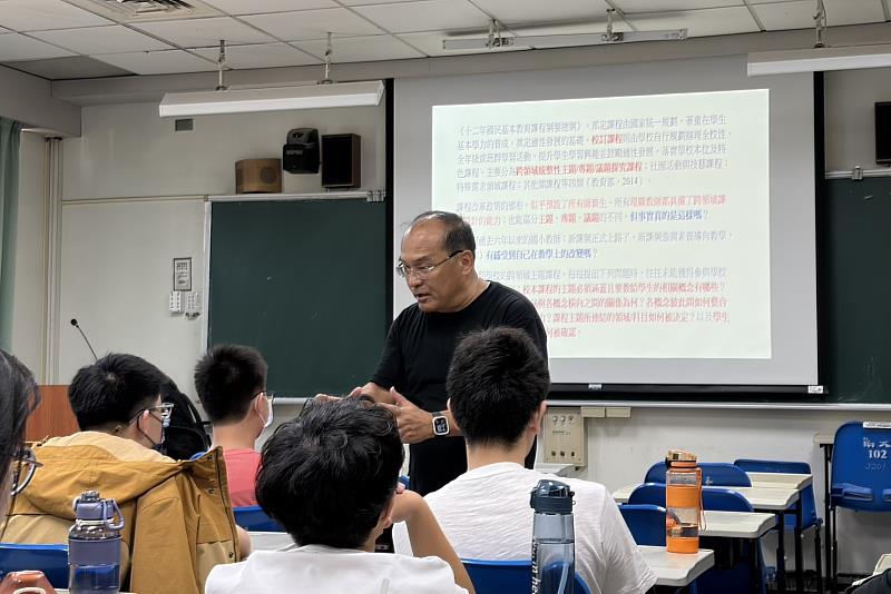 南大STEAM研習透過概念圖實作，引導師資生建立跨領域課程邏輯，提升教案設計與教學整合能力。