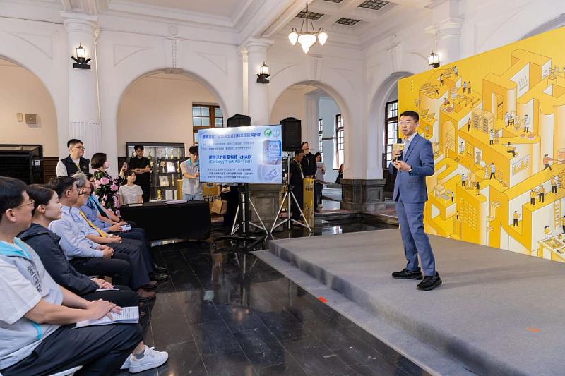 績優廠商宇君生技公司執行長陳彥君分享參與成功經驗。
