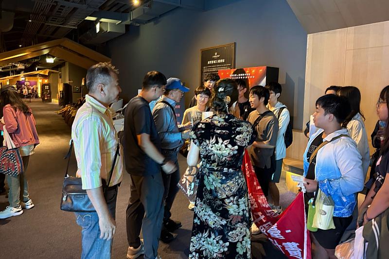社團法人中華民國國民外交協會台南市會攜手南大校友服務中心辦理《祭弒》電影特映活動，共同促進國際學生文化交流與在地連結。