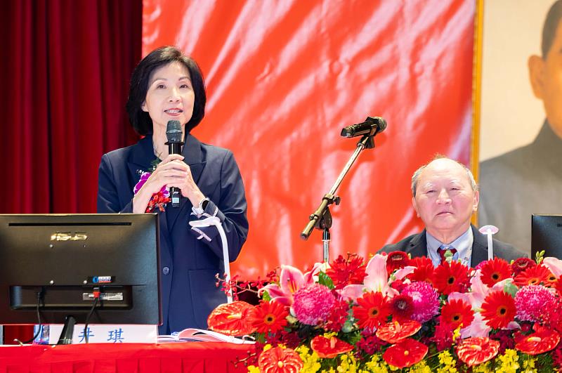 遠傳總經理井琪表示，在董事長的支持，以及全體同仁持續投入下，遠亞合併第2年展現超前的亮眼成果。