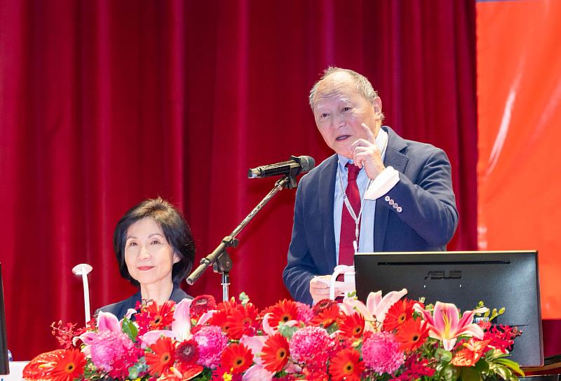 遠傳副董事長徐旭平、總經理井琪今（5月20日）出席股東常會。