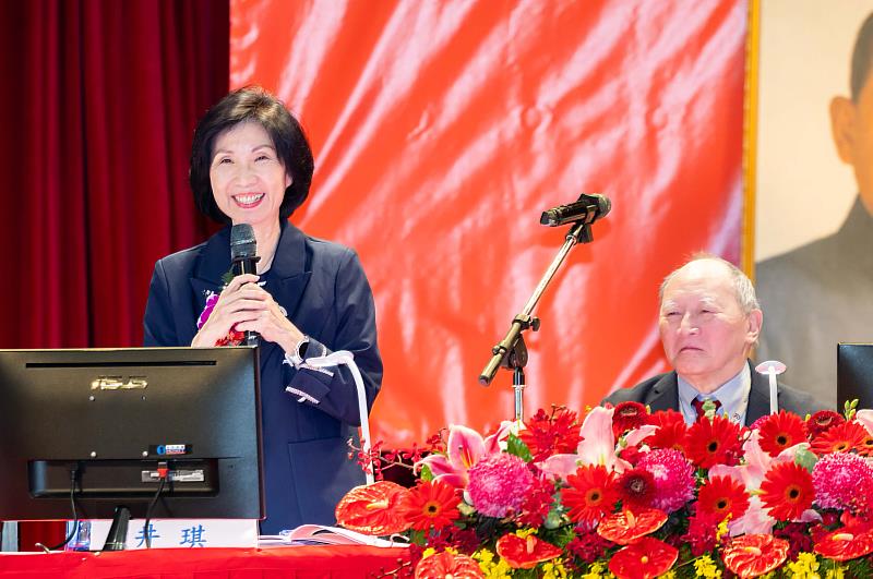 遠傳總經理井琪表示，遠傳啟動「放大三策略」，讓科技深度融入生活與企業營運場景，朝向超越電信、成為價值創造者，開啟新一波成長曲線。