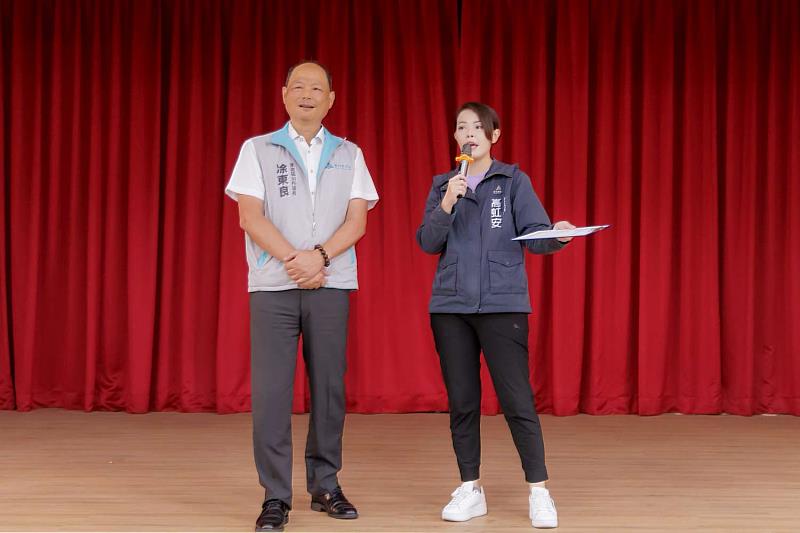 市長高虹安與里鄰長互動