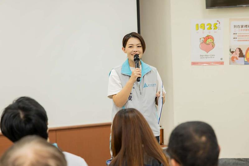 市長高虹安與里鄰長互動