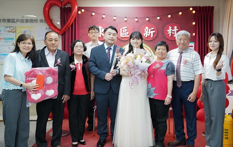 結婚新人及親友(東戶)