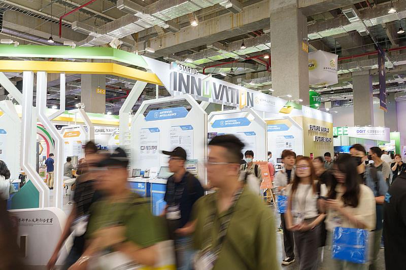 InnoVEX為全球科技產業與新創的最佳交流平台，每年吸引上萬名國內外創投、企業、加速器與買主參與。