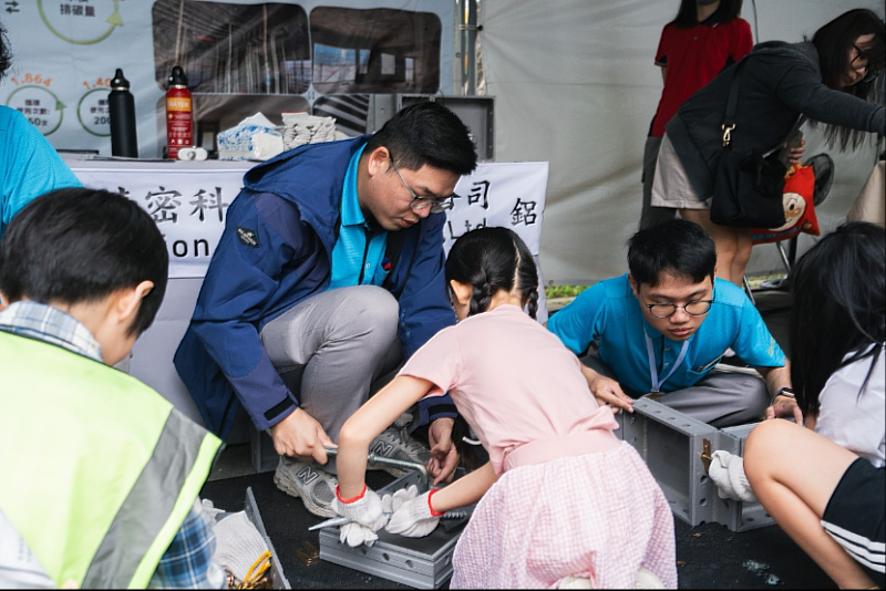 充滿永續氣息的未來實驗場，活動3天吸引逾1500人參與，成為勞動節連假的親子共遊好去處。
