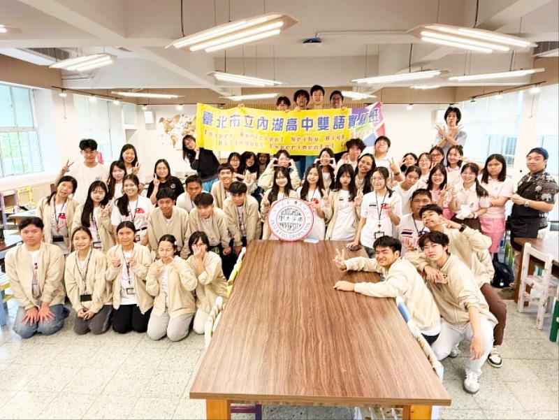圖三、泰國高中學生至內湖高中入班交流。