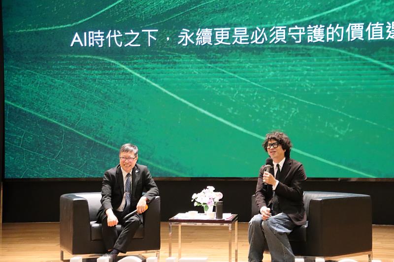 葛望平與高醫大師生座談交流。