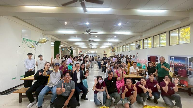 大仁科大國際學生迎新活動合影。