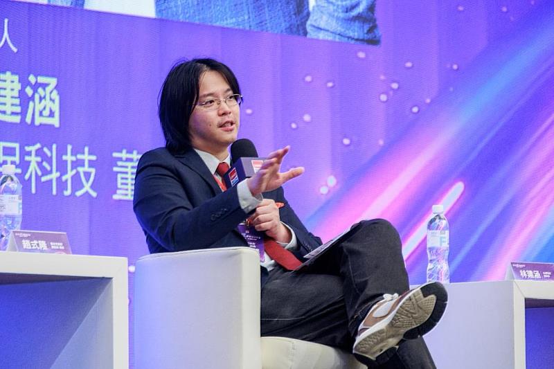台北市政府資訊局趙式隆局長主導推動臺北AI三箭：立典章、奠根基、促落地。