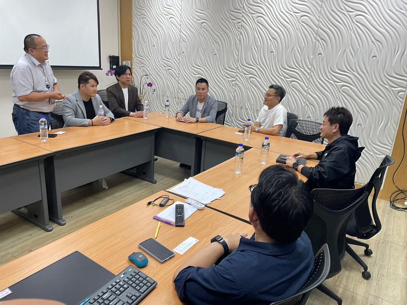亞大與台灣美光團隊進行深度座談，研議校園徵才與產學合作方向。