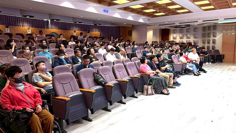 大仁科大USR講座，李建興副社長解析媒體評比與競爭力。