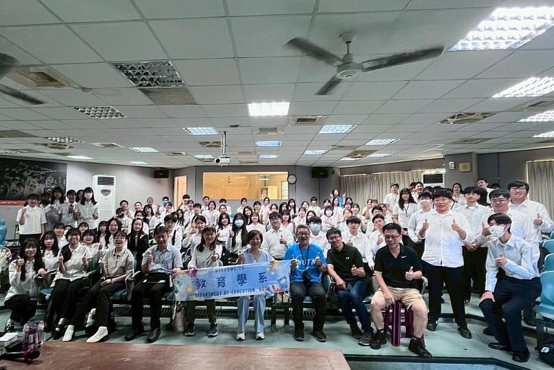 南大教育系師資生前往石門國小進行教學實作交流，透過觀課與課堂互動，深入了解國小教育現場與特色課程發展。