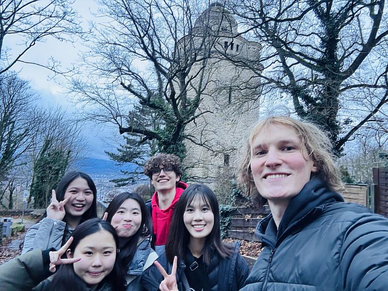 文藻外大建構多元國際學習環境，透過交換學生、海外實習及國際交流等資源，培育具國際競爭力的人才。