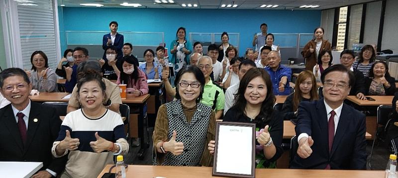 社團法人中華企業轉型升級創新協會5月14日舉辦「從非凡到AI：一個媒體人的內容共創革命」專題講座，邀請資深媒體人暨品牌內容顧問李文娟Joyce Lee分享AI工具如何協助中小企業主提升內容產能與品牌能見度。