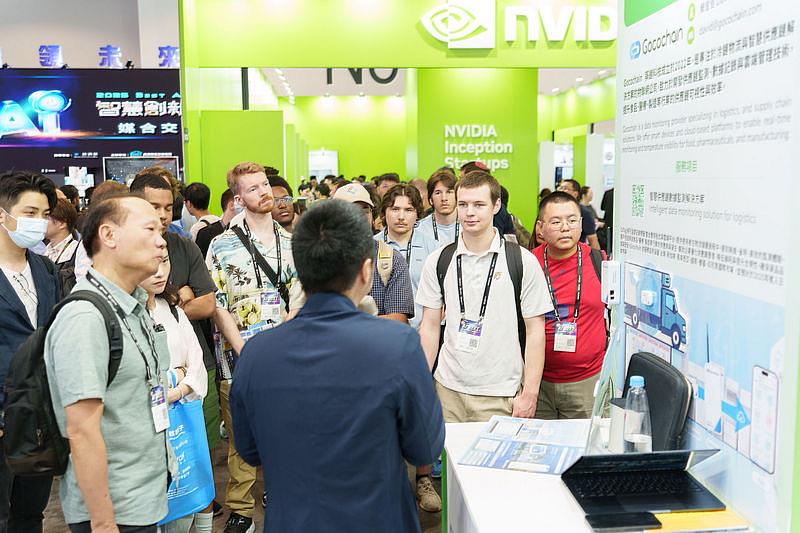 亞洲最大科技新創展會 InnoVEX 與 COMPUTEX 同期舉辦，2026年集結 23 國近 500 家新創與科技企業，規模創 11 年新高。展會聚焦 AI 創新、醫療科技、半導體應用、機器人、智慧移動、先進通訊等「NEXT AI」前瞻技術，並匯聚國家館、政府計畫、產學合作、地方政府與國內外加速器等五大類主題館。InnoVEX 2026 官方網址為innovex.computex.biz/