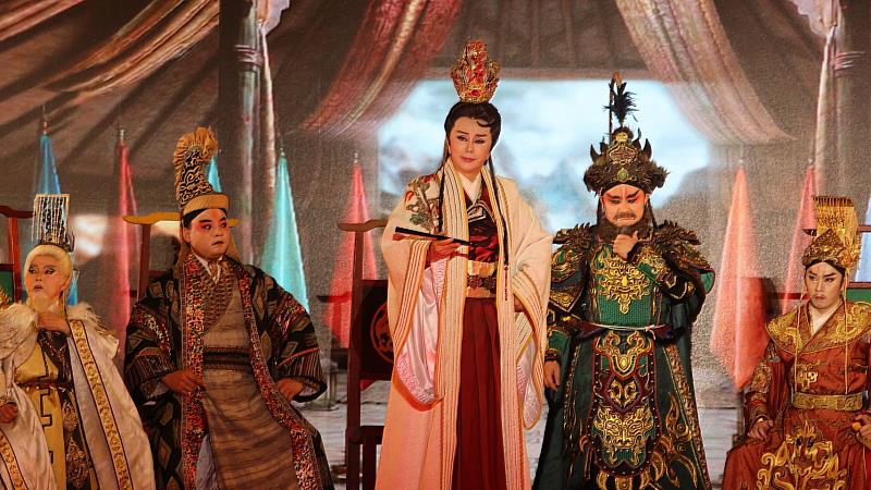 「115年新北市巷弄藝起來」巡演將於6月6日(六)晚間7點在土城綜合體育場登場,由「明華園戲劇總團」帶來經典大戲《李靖斬龍》。