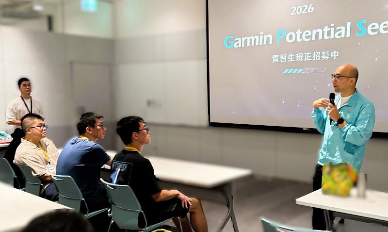 北分署YS邀請GARMIN工程師兼臺科大校友郭孟翰傳承自身經驗並分享實習職缺，帶領學弟妹認識企業人才需求。
