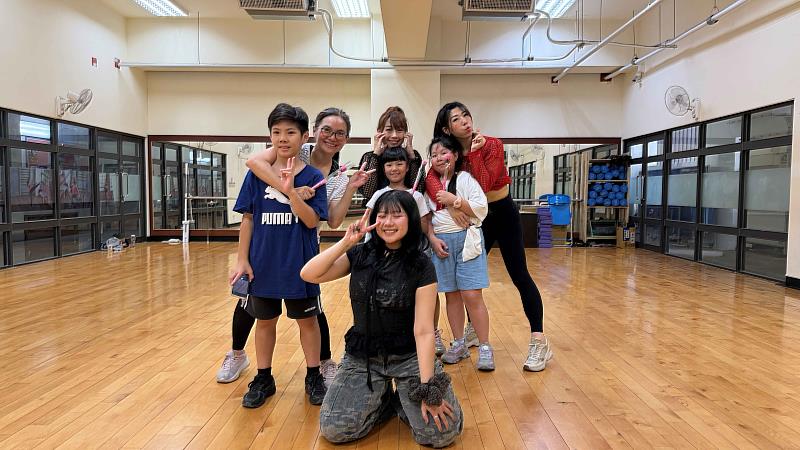 中壢運動中心母親節活動熱鬧落幕 親子同樂與媽媽競賽掀起運動熱潮