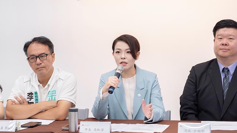 高虹安市長說明工程進度情形。