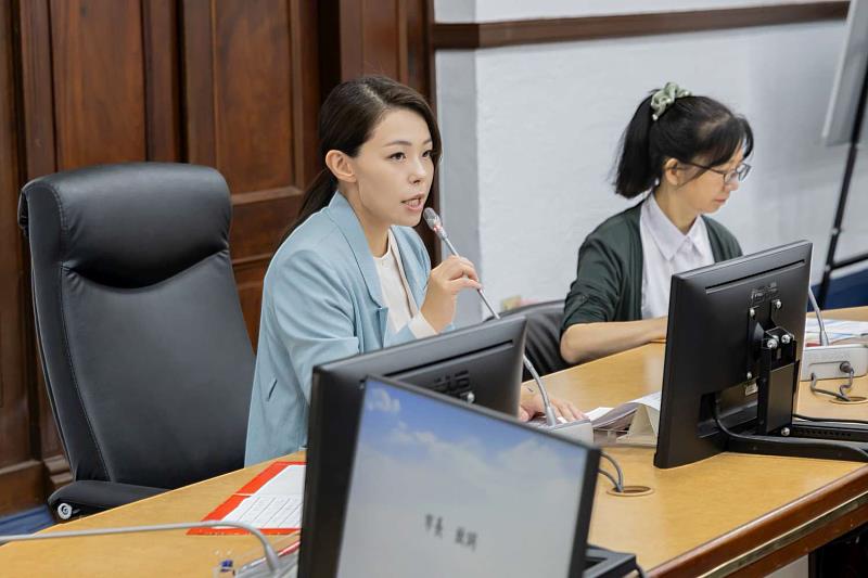 高虹安市長召開「毒駕零容忍防制會議」，全面強化安全防線守護市民。