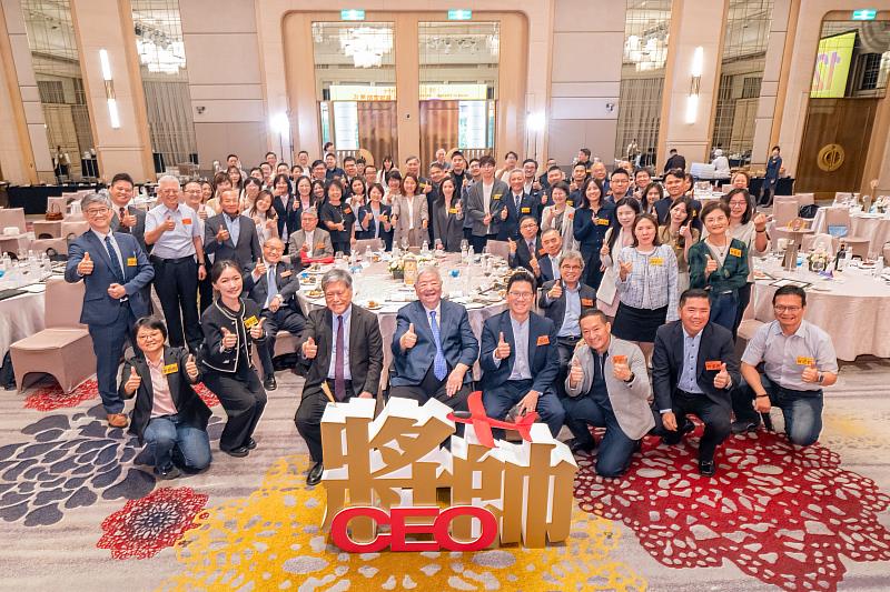 將帥論壇暨第12屆將帥班始業式，現場匯聚近百位歷屆學長姐共襄盛舉。