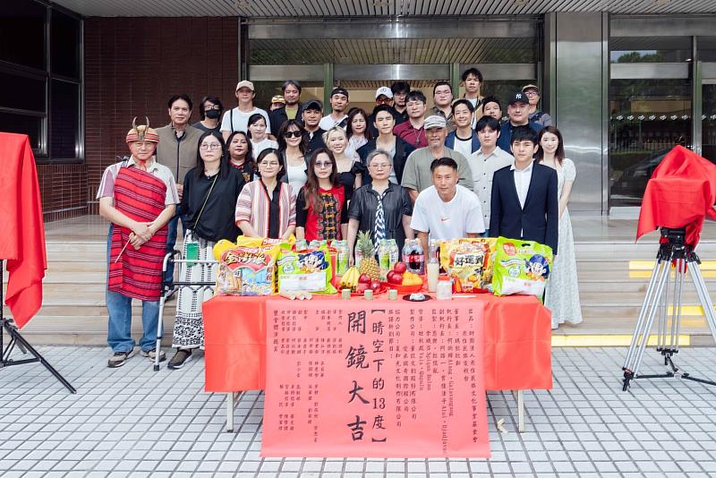 原視《晴空下的13度》正式開鏡，潘君侖、鄧雨忱、林慶台、辛甘、榮忠豪、傅顯皓、阿布田、張英琪及劉安晴等演員齊聚現場。